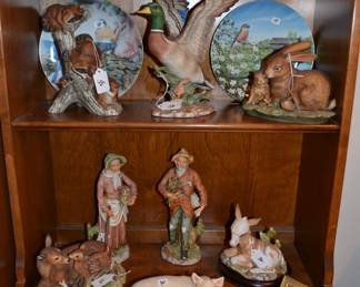 Collectible figurines
Collector plates