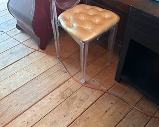 Makeup chair