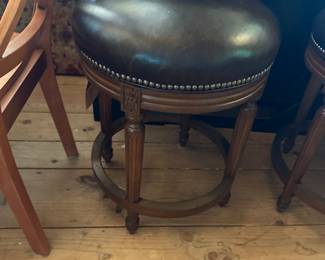 Swivel counter stool