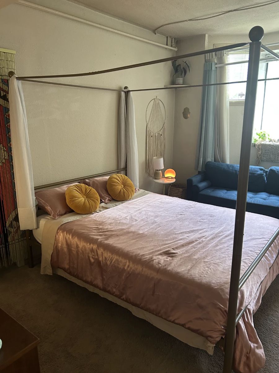 4-Poster Bed, Queen, color: gold/brass