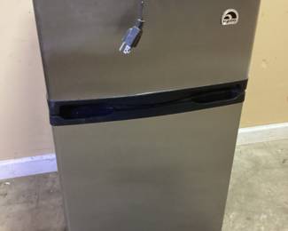 IGLOO DORM FRIDGE & FREEZER