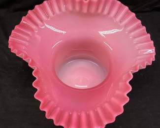FENTON RUFFLED EDGE PEACH CREST TOP HAT VASE, 6.5''