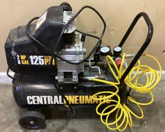 CENTRAL PNEUMATIC 8 GALLON AIR COMPRESSOR
