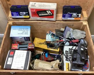 ENGINE ANALYZER, DEWALT GRINDER, NORTHERN INDUSTRIAL CAR JACK, POWER STEAMER, VISE, STAPLE GUN