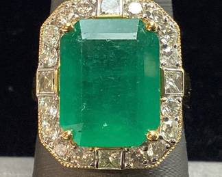 14KT YELLOW & WHITE GOLD EMERALD & DIAMOND RING SIZE 7, 8.76cts EMERALD, 1.33cts DIAMONDS, 6.3g TOTAL WEIGHT, GGA APPRAISAL $25,940.00
