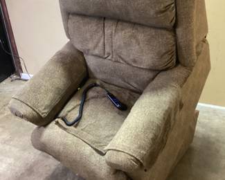 LA-Z-BOY ELECTRIC RECLINER LIFT CHAIR