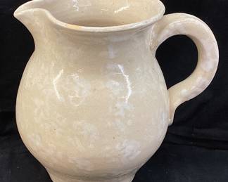 SIGNED BB POTTERY PITCHER, 7.5’’H