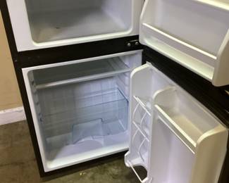 IGLOO DORM FRIDGE & FREEZER