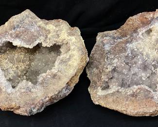 (2) AMETHYST GEODES