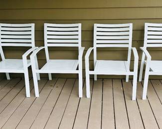 Set of 4 white metal patio chairs
