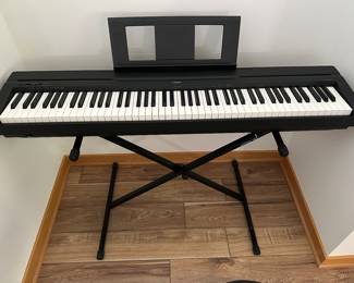 Yamaha full 88 key keyboard and stand