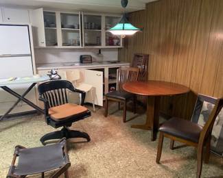 Round Drop Leaf table / Two Chairs