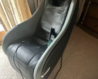 Brookstone Massage chair