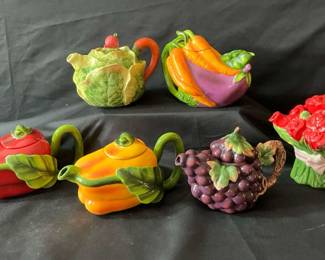 04 Cosmos Veggie Tea Pots