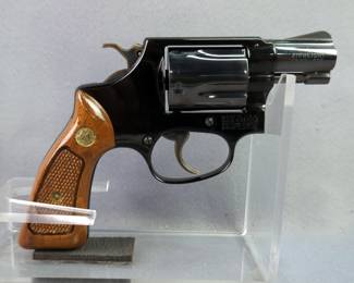 Smith & Wesson 37 Chiefs Special Airweight .38 Spl 5-Shot Revolver SN# 93J562, 2'' Bbl, Walnut Grips, In Box