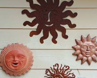 Here come the suns!