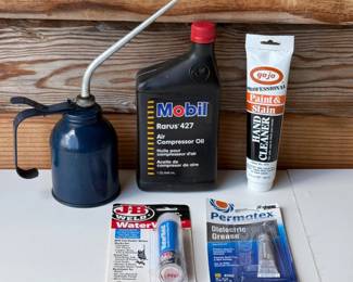 79 MixofOilsGreaseHandCleanerSmallOilCan