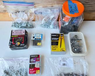 203 MixofRandomScrews