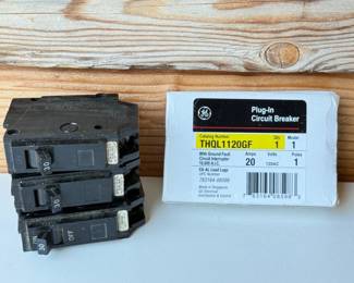 222 GeneralElectricCircuitBreakersSinglePole30AGFI