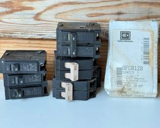 220 CutlerHammerCircuitBreakersSinglePoleDoublePoleGFI