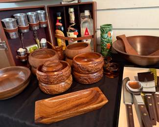 Wooden Dishes Set
