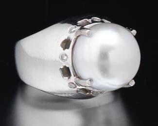 Ladies 18K Gold, Baroque Pearl and Diamond Ring