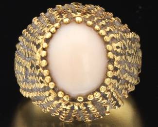 Ladies Vintage Gold and Angle Skin Coral Ring