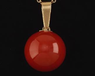 Ladies Gold and Momo Coral Pendant on Italian Gold Chain