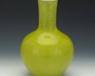 Chinese Apple Green CrackleGlazed Porcelain Vase