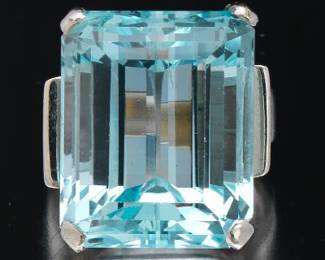 Ladies Gold and 38 Ct Aquamarine Ring