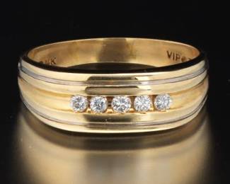 Gentlemens Gold and Diamond Ring