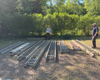 12 ft - 40 ft Magnesium, Aluminum, and Fiberglass Ladders