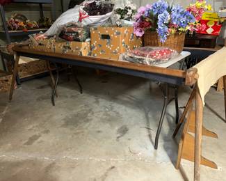 Quilting table/ good selection of artificial flowers/greenery