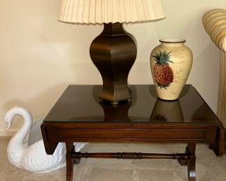 Drop leaf side table