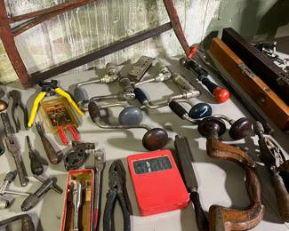 Good selection of vintage tools