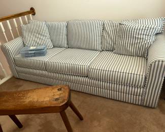 Cute sofa (roll-away)