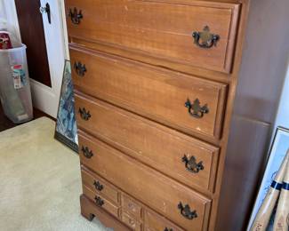 Nice Dresser w Mirror