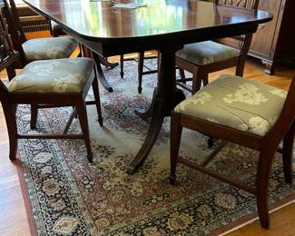 Beautiful Dining Room Table w 6 Chairs and Nice Oriental Rug