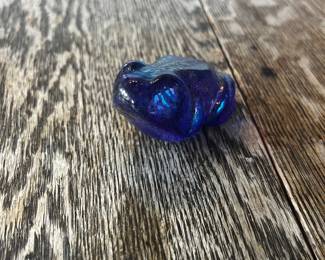 Vintage cobalt blue frog paperweight, measures 2.5" and made by Robert Held