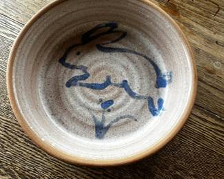Bunny Pie dish 9"