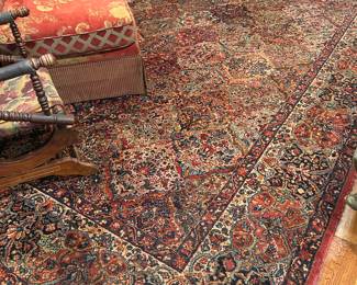 LARGE BEAUTIFUL AREA RUG