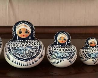 RUSSIAN NESTING DOLLS