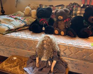 STUFFED ANIMALS, MORE