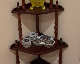 CORNER SPINDLE SHELF