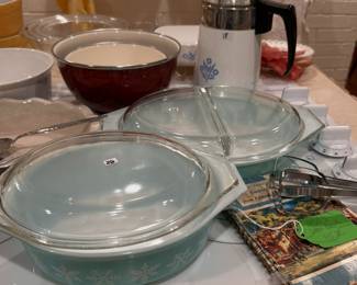 VINTAGE PYREX
