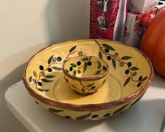 Chips and dip bowl