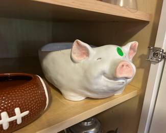 Pig serving dish