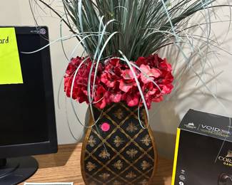 Decorative vases with fake flowers