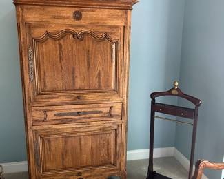 Men's Butler and Wardrobe