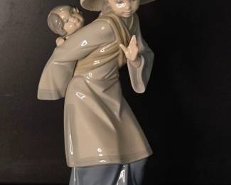 LLadro Figurine